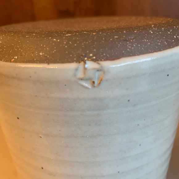 Pottery Kitchen Utensil Holder Hand Thrown Signed - Picture 5 of 5